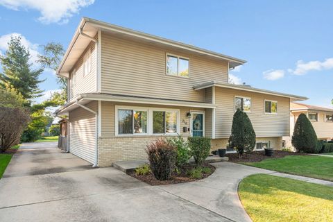 Tiny photo for 216 S Edgewood Avenue, Lombard, IL 60148 (MLS # 12494332)