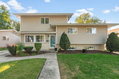Tiny photo for 216 S Edgewood Avenue, Lombard, IL 60148 (MLS # 12494332)
