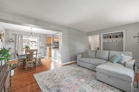 Tiny photo for 216 S Edgewood Avenue, Lombard, IL 60148 (MLS # 12494332)