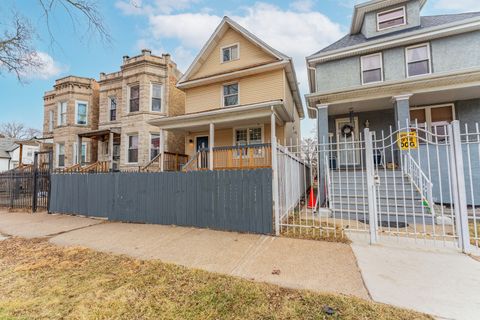 Tiny photo for 611 N Long Avenue, Chicago, IL 60644 (MLS # 12578777)