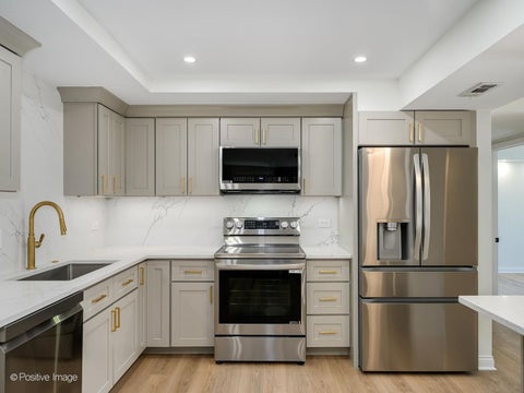 Tiny photo for 702 Waukegan Road #A308, Glenview, IL 60025 (MLS # 12754586)