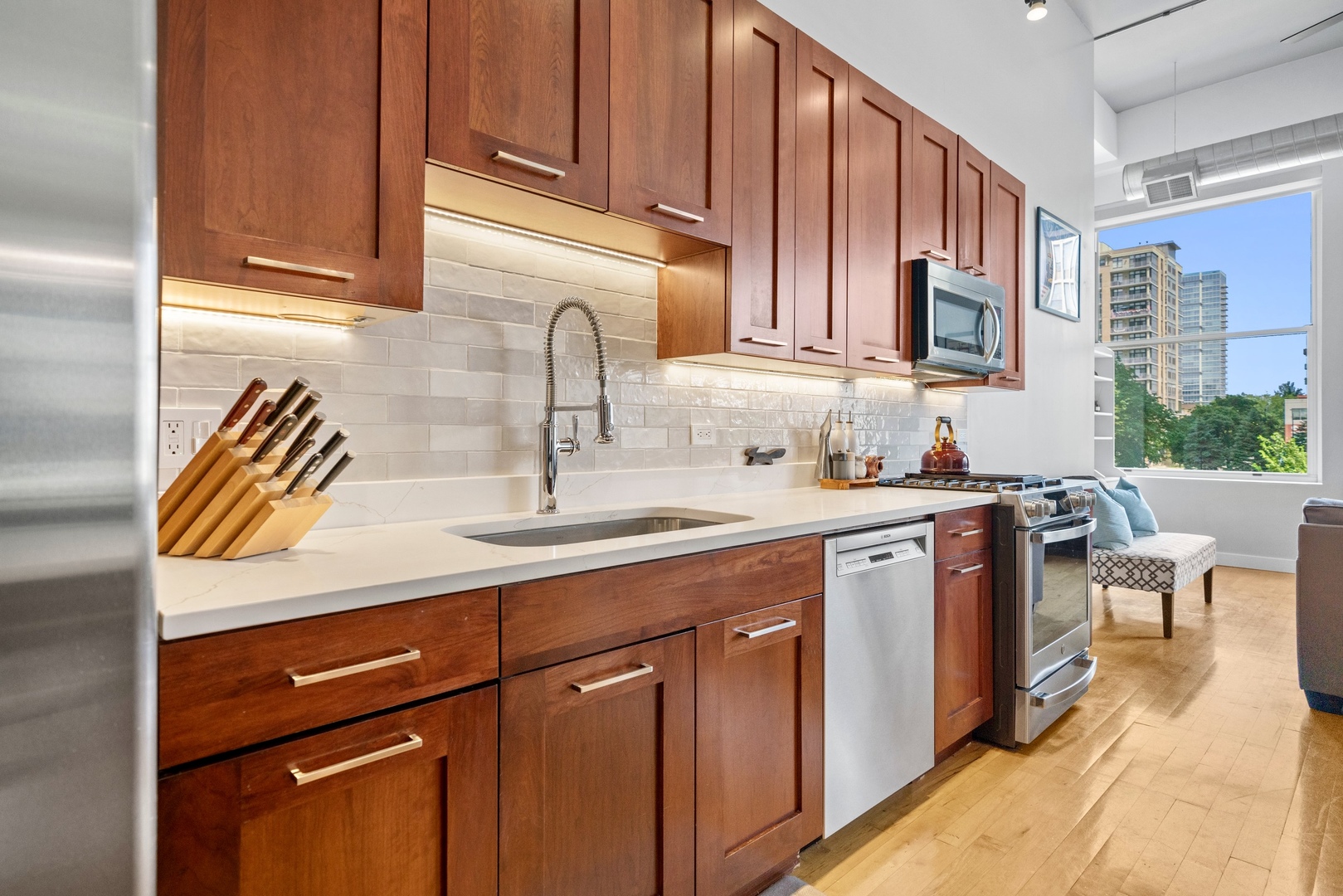2000 S Michigan Avenue 208