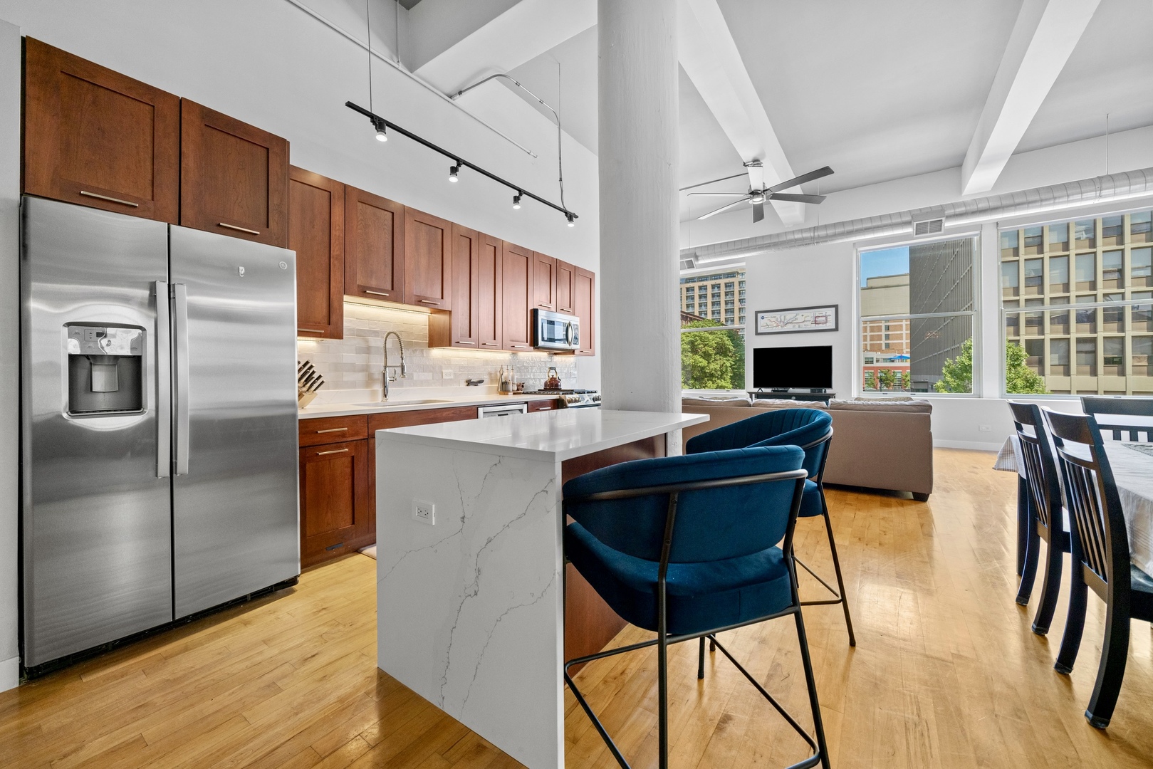 2000 S Michigan Avenue 208