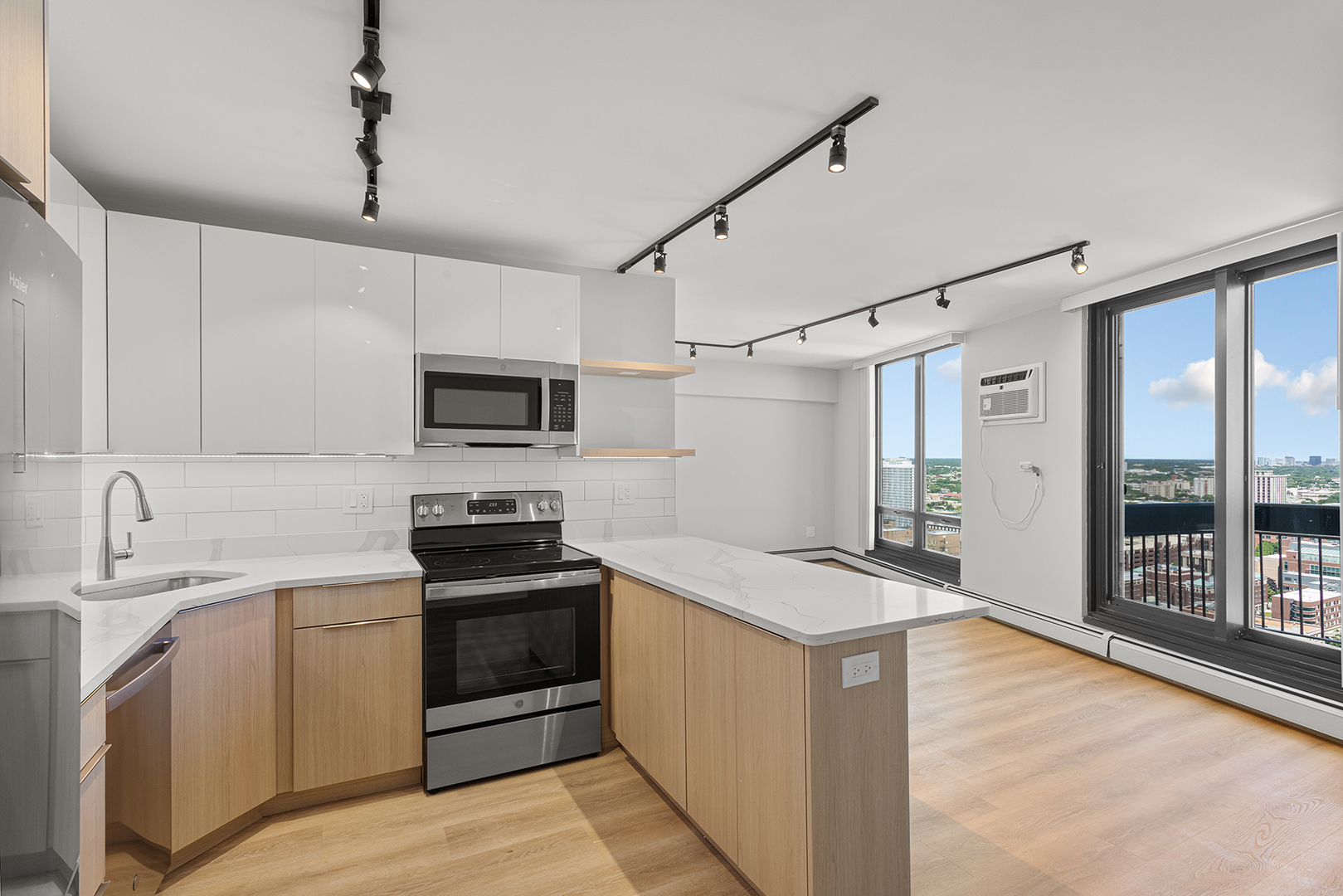 6166 N Sheridan Road 12C