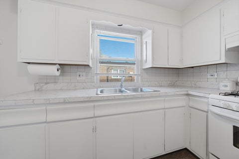 Tiny photo for 6927 W 64TH Place #2East, Chicago, IL 60638 (MLS # 12781077)