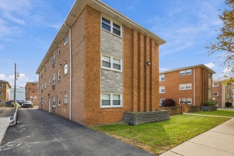 Tiny photo for 6927 W 64TH Place #2East, Chicago, IL 60638 (MLS # 12781077)