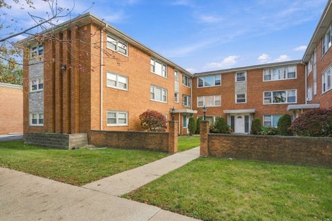 Tiny photo for 6927 W 64TH Place #2East, Chicago, IL 60638 (MLS # 12781077)