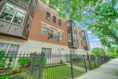 Tiny photo for 4635 S Greenwood Avenue, Chicago, IL 60653 (MLS # 12496892)