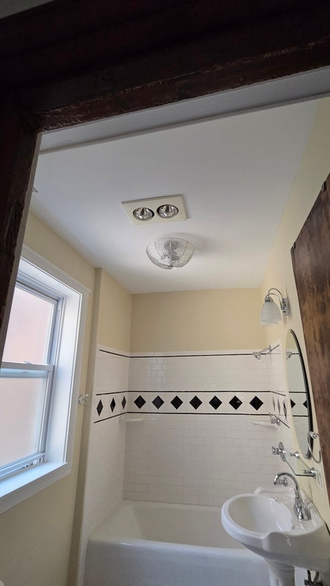 Tiny photo for 1309 W Farwell Avenue #3, Chicago, IL 60626 (MLS # 12727876)
