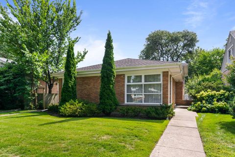 Photo of 5109 Greenleaf Street, Skokie, IL 60077 (MLS # 12466605)