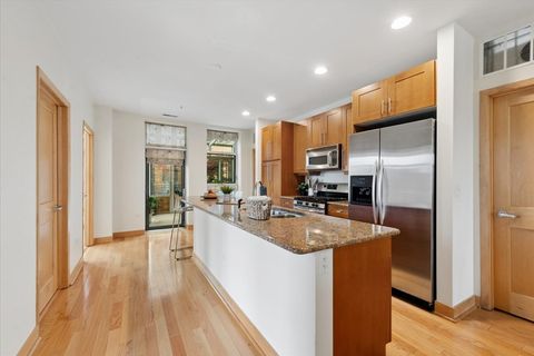 Tiny photo for 1572 Maple Avenue #302, Evanston, IL 60201 (MLS # 12634112)