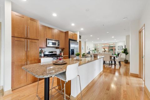 Tiny photo for 1572 Maple Avenue #302, Evanston, IL 60201 (MLS # 12634112)