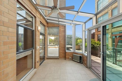 Tiny photo for 1572 Maple Avenue #302, Evanston, IL 60201 (MLS # 12634112)