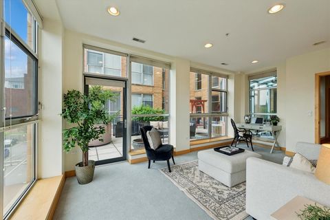 Tiny photo for 1572 Maple Avenue #302, Evanston, IL 60201 (MLS # 12634112)