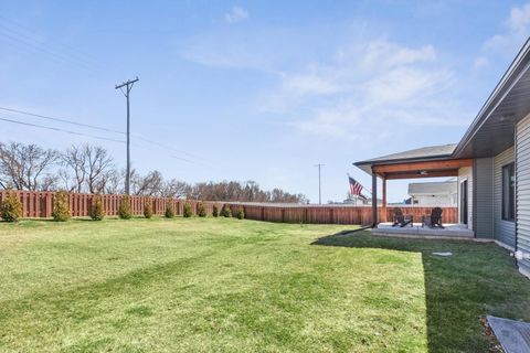 Tiny photo for 1207 Colonial Court, Eldridge, IA 52748 (MLS # 12598329)