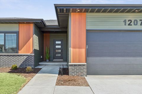 Tiny photo for 1207 Colonial Court, Eldridge, IA 52748 (MLS # 12598329)