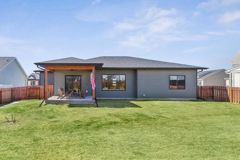 Tiny photo for 1207 Colonial Court, Eldridge, IA 52748 (MLS # 12598329)