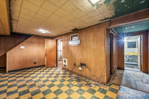 Tiny photo for 10742 S Longwood Drive, Chicago, IL 60643 (MLS # 12739777)
