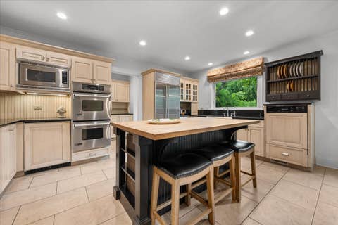 Tiny photo for 1347 Sunview Lane, Winnetka, IL 60093 (MLS # 12688534)