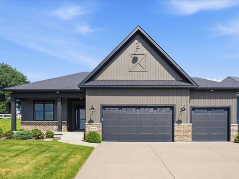 Photo of 4465 Muirfield Drive, Bettendorf, IA 52722 (MLS # 12708180)