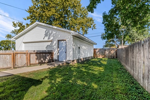 Tiny photo for 412 E Elm Street, Chatsworth, IL 60921 (MLS # 12779993)