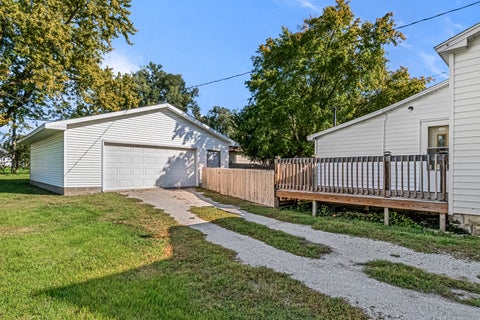 Tiny photo for 412 E Elm Street, Chatsworth, IL 60921 (MLS # 12779993)