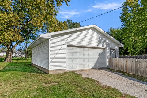 Tiny photo for 412 E Elm Street, Chatsworth, IL 60921 (MLS # 12779993)
