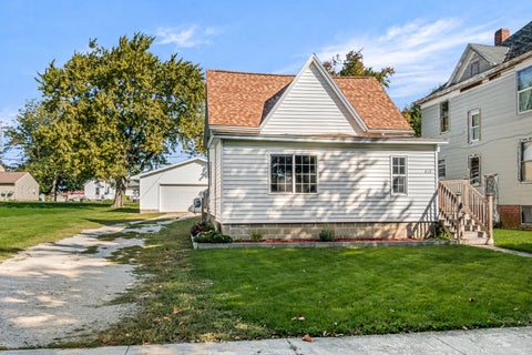 Photo of 412 E Elm Street, Chatsworth, IL 60921 (MLS # 12779993)