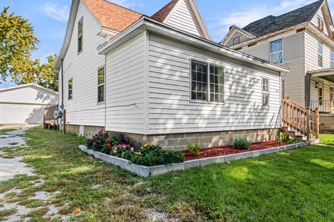 Tiny photo for 412 E Elm Street, Chatsworth, IL 60921 (MLS # 12779993)