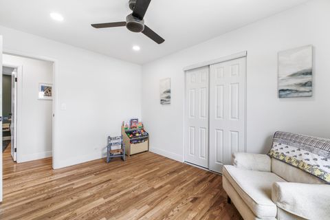 Tiny photo for 904 W Lynnwood Avenue, Arlington Heights, IL 60004 (MLS # 12601038)