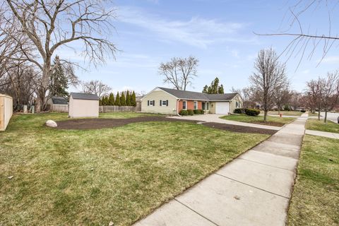 Tiny photo for 904 W Lynnwood Avenue, Arlington Heights, IL 60004 (MLS # 12601038)