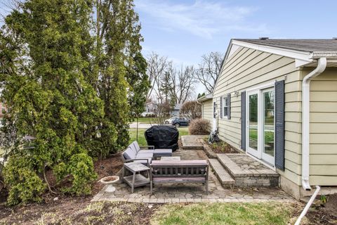 Tiny photo for 904 W Lynnwood Avenue, Arlington Heights, IL 60004 (MLS # 12601038)