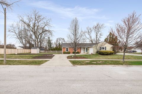 Tiny photo for 904 W Lynnwood Avenue, Arlington Heights, IL 60004 (MLS # 12601038)