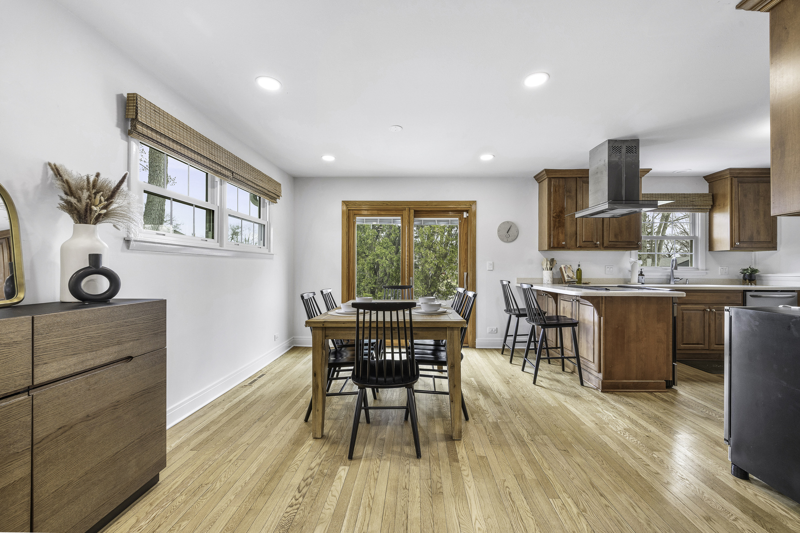 904 W Lynnwood Avenue