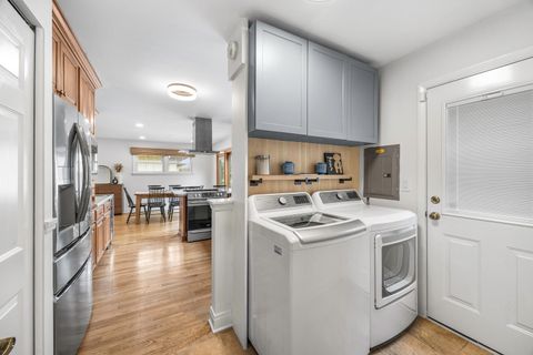 Tiny photo for 904 W Lynnwood Avenue, Arlington Heights, IL 60004 (MLS # 12601038)