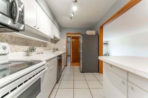 Tiny photo for 810 E Old Willow Road #209, Prospect Heights, IL 60070 (MLS # 12535839)