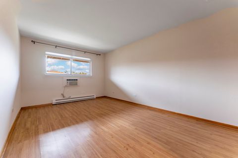 Tiny photo for 810 E Old Willow Road #209, Prospect Heights, IL 60070 (MLS # 12535839)