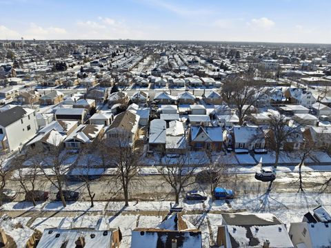 Tiny photo for 7731 W Farragut Avenue, Chicago, IL 60656 (MLS # 12302429)