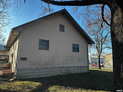 Tiny photo for 802 E CHARLES Street, West Frankfort, IL 62896 (MLS # EB460708)