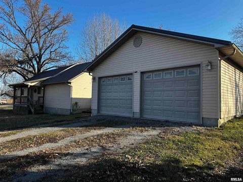 Tiny photo for 802 E CHARLES Street, West Frankfort, IL 62896 (MLS # EB460708)