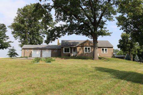 Photo of 2707 W Rock Falls Road, Rock Falls, IL 61071 (MLS # 12443036) Photo of 2707 W Rock Falls Road, Rock Falls, IL 61071 (MLS # 12443036)