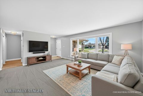 Tiny photo for 1052 Maple Lane, Elk Grove Village, IL 60007 (MLS # 12506312)