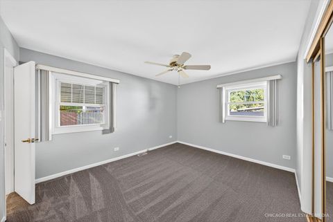 Tiny photo for 1052 Maple Lane, Elk Grove Village, IL 60007 (MLS # 12506312)