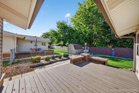 Tiny photo for 1052 Maple Lane, Elk Grove Village, IL 60007 (MLS # 12506312)