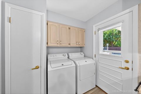 Tiny photo for 1052 Maple Lane, Elk Grove Village, IL 60007 (MLS # 12506312)