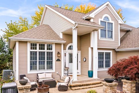 Tiny photo for 8 Burgundy Court, Bloomington, IL 61704 (MLS # 12520486)