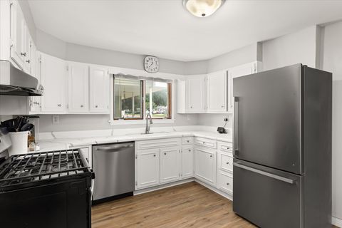 Tiny photo for 1913 Columbus Street, Ottawa, IL 61350 (MLS # 12672200)