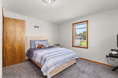 Tiny photo for 1913 Columbus Street, Ottawa, IL 61350 (MLS # 12672200)