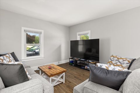 Tiny photo for 1913 Columbus Street, Ottawa, IL 61350 (MLS # 12672200)