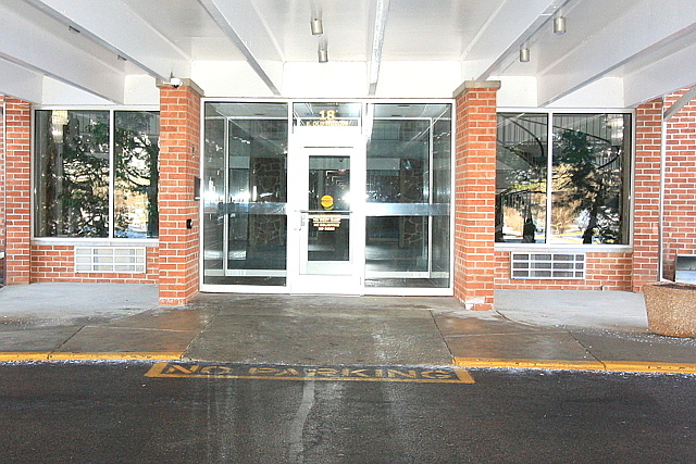 18 E Old Willow Road 105N